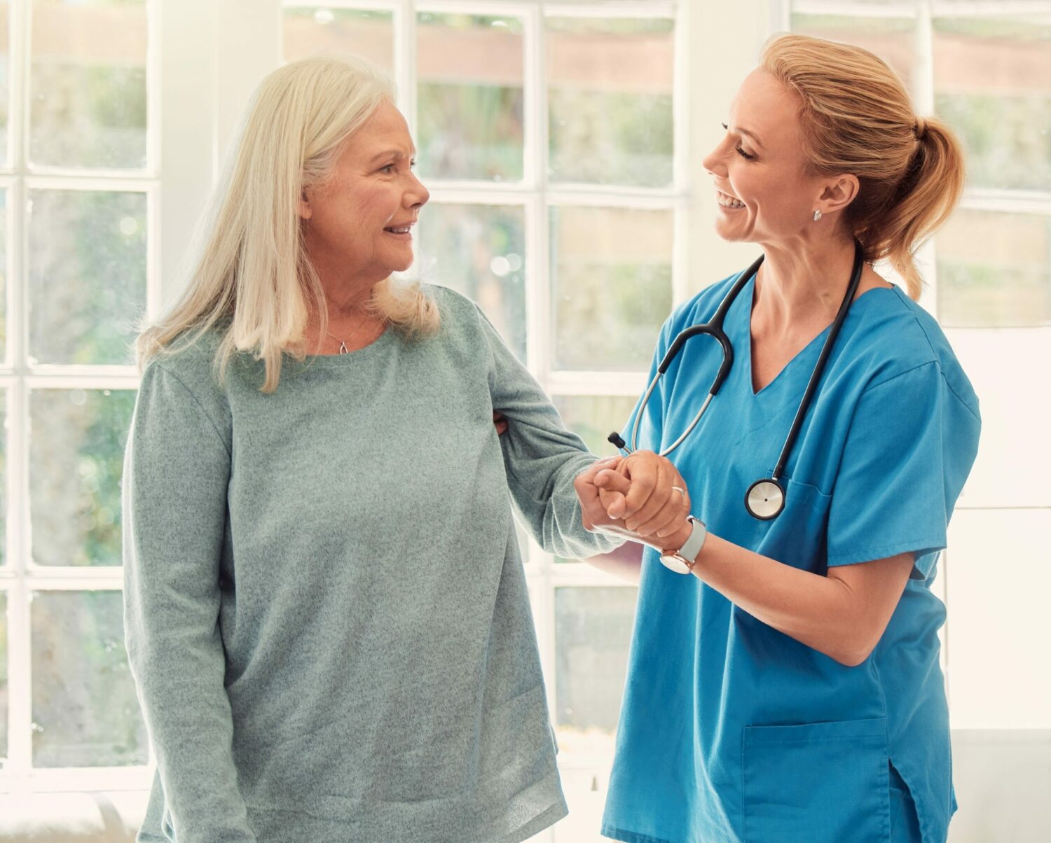 Journée Alzheimer : accompagner les familles dans le maintien à domicile sécurisé de leurs aînés